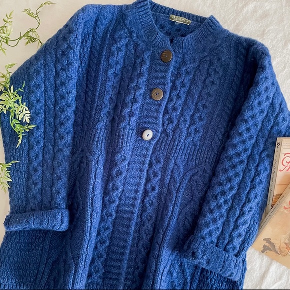 SOLD Carraig Donn Irish Merino Wool A-line Cardigan - Picture 2 of 5